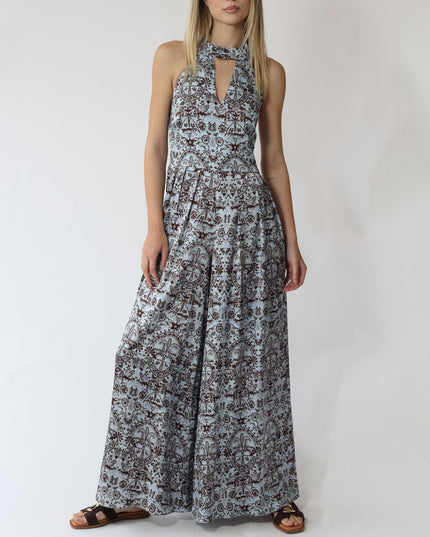 TUTA CON SCOLLO ALL'AMERICANA